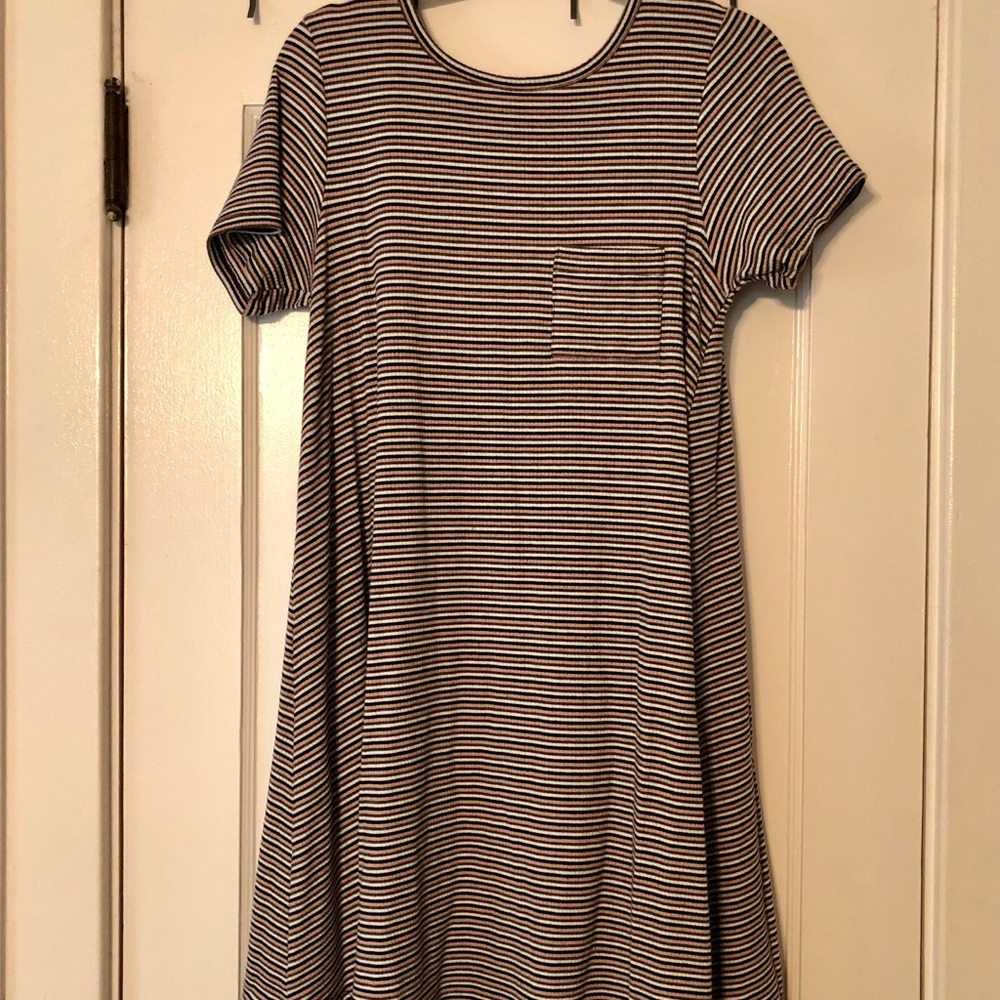 Small Lularoe Carly